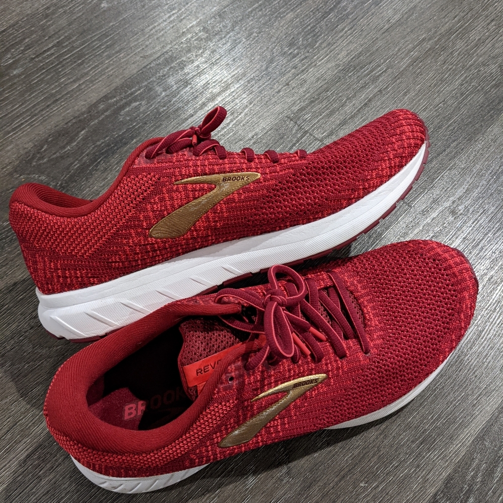 Brooks Revel 3 Running Shoes Women Size 11.5 Red